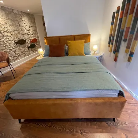 De Qua De La * Rovinj