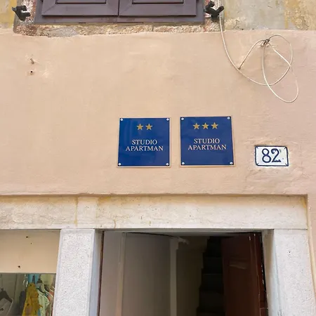 De Qua De La Διαμέρισμα *