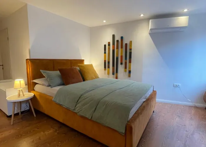 De Qua De La Διαμέρισμα *